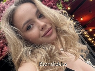 Blondiekiss