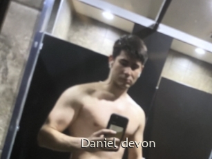 Daniel_devon