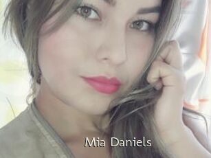 Mia_Daniels