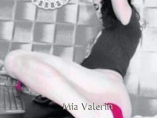Mia_Valerin