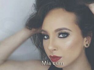 Mia_cum