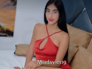 Miadavies19