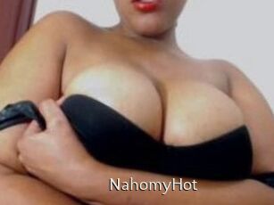 NahomyHot