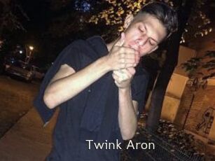 Twink_Aron